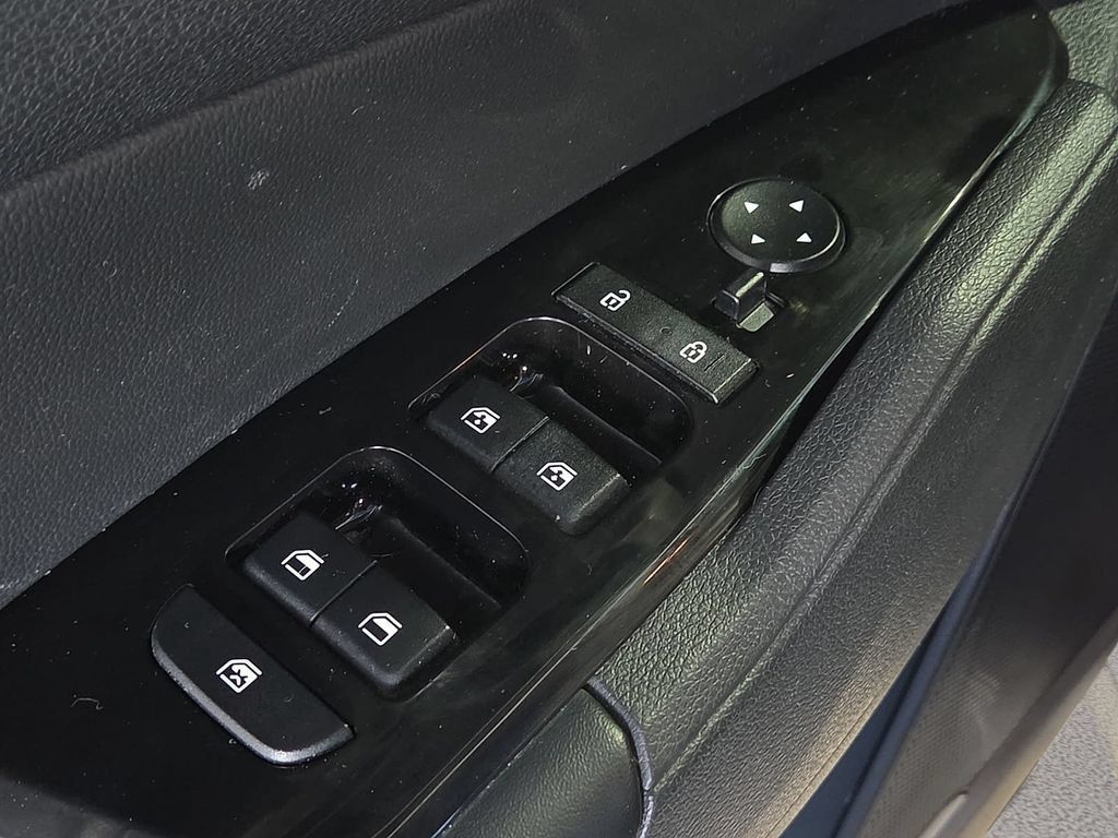 Used 2024 Kia Sportage EX FWD image 18