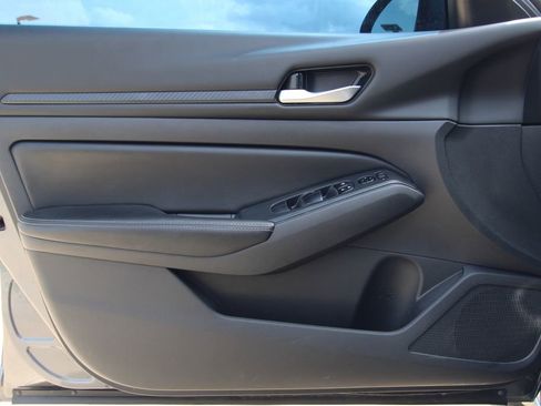 Used 2024 Nissan Altima 2.5 SV w/ SV Premium Package image 35