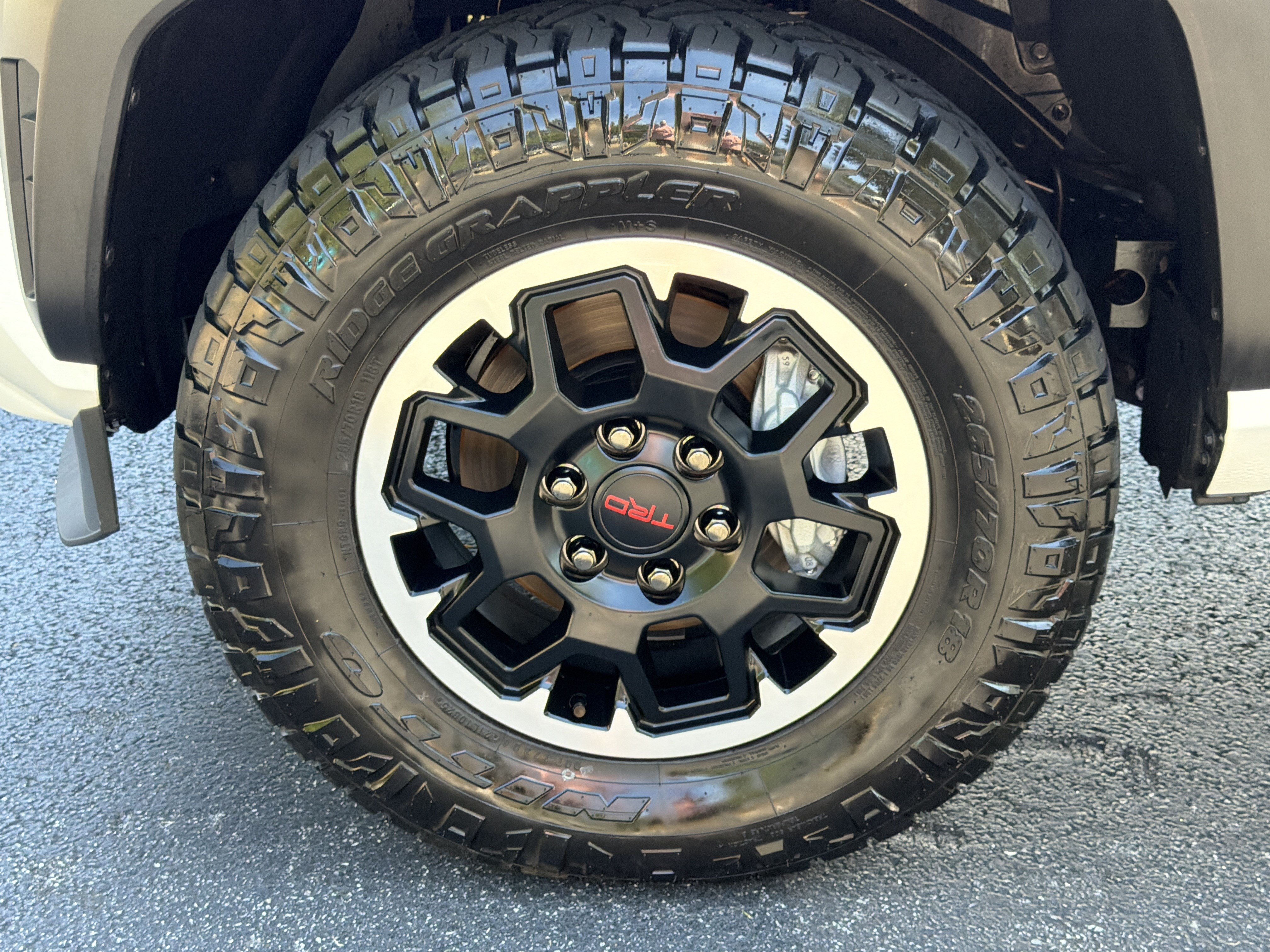 Used 2025 Toyota 4Runner TRD Off-Road Premium AWD/4WD image 11