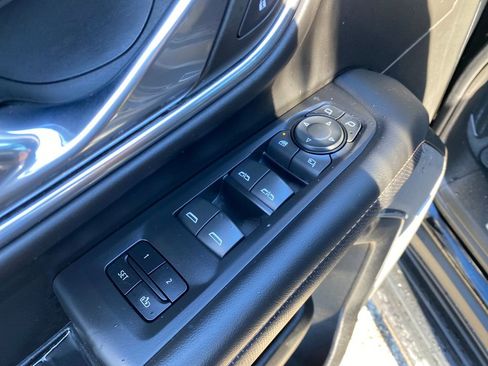 Used 2023 GMC Yukon XL AT4 image 13