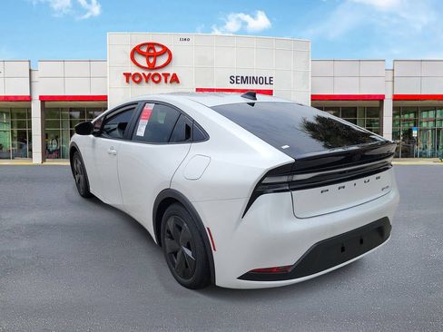 New 2026 Toyota Prius Plug-In Hybrid FWD image 4