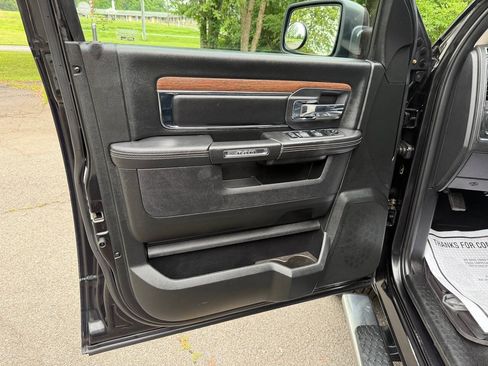 Used 2018 RAM 1500 Laramie w/ Convenience Group AWD/4WD image 18