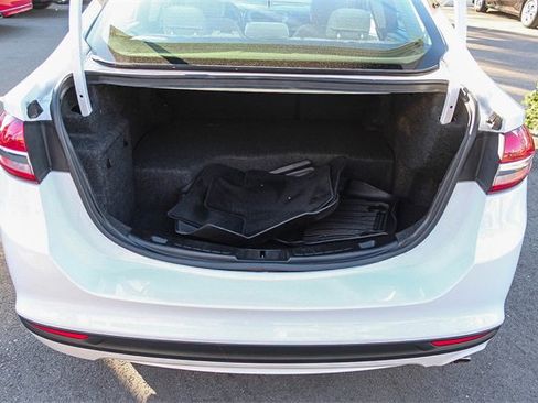 Used 2018 Ford Fusion S image 38