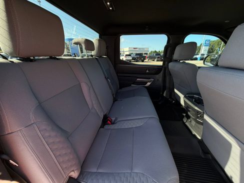 Used 2025 Toyota Tundra SR5 AWD/4WD image 32