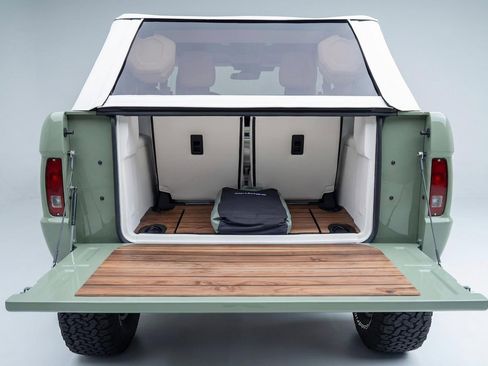 Used 2025 Ford Bronco Badlands image 14