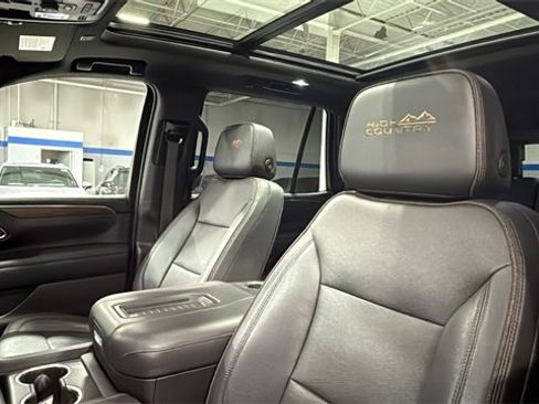 Used 2022 Chevrolet Tahoe High Country image 13