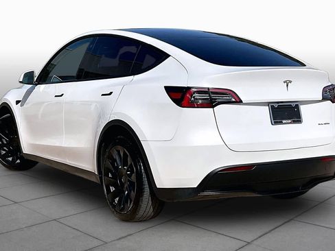Used 2023 Tesla Model Y AWD image 11