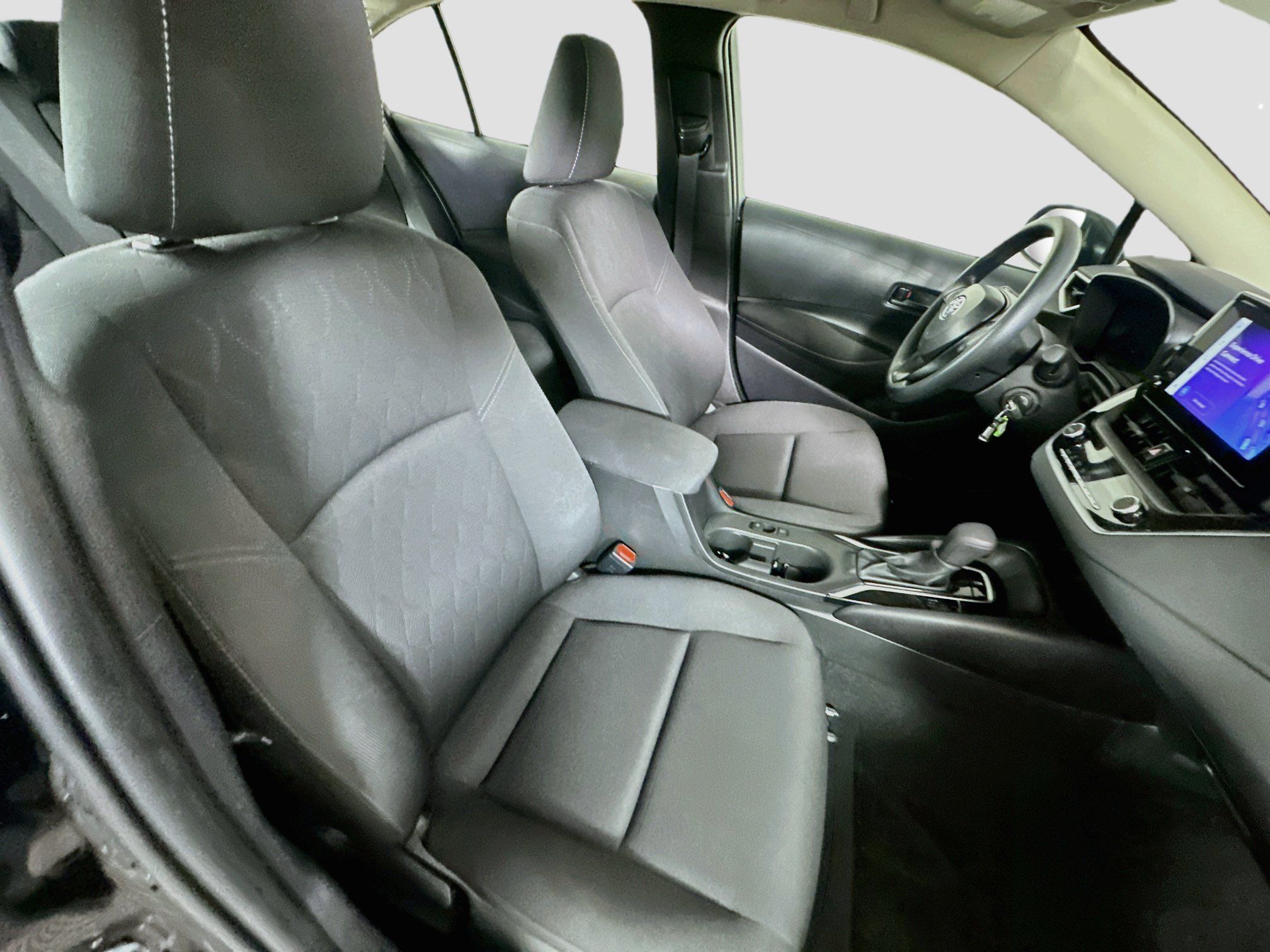 Used 2026 Toyota Corolla LE FWD image 30
