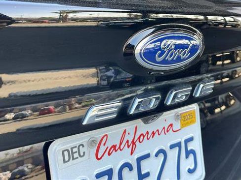 Used 2021 Ford Edge SEL w/ Convenience Package image 28