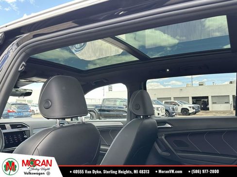 Used 2022 Volkswagen Tiguan SEL R-Line AWD/4WD image 18