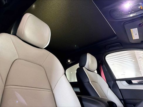 New 2026 Porsche Cayenne Coupe AWD/4WD image 23
