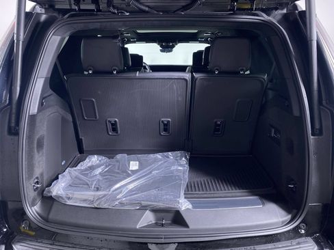 New 2026 Cadillac Escalade V w/ LPO, ONYX Package AWD/4WD image 15