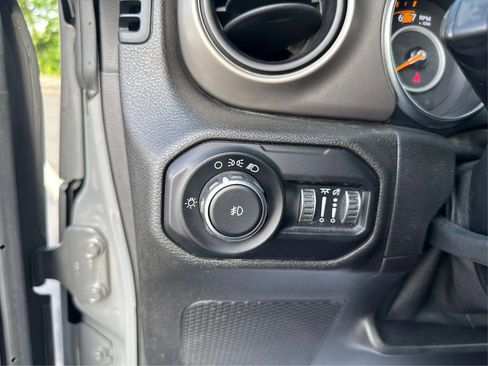 Used 2019 Jeep Wrangler Unlimited Sport AWD/4WD image 22