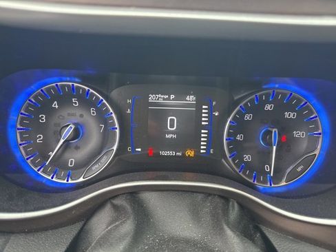 Used 2020 Chrysler Voyager Lxi image 21