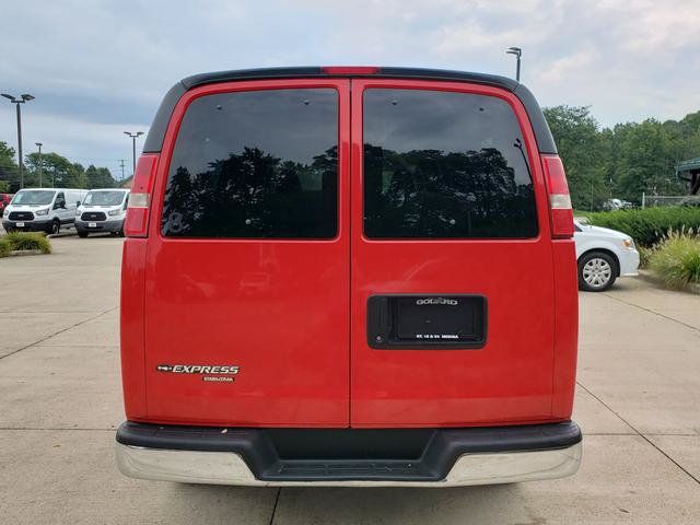 Used 2016 Chevrolet Express 3500 LT w/ LT Preferred Equipment Group RWD image 4