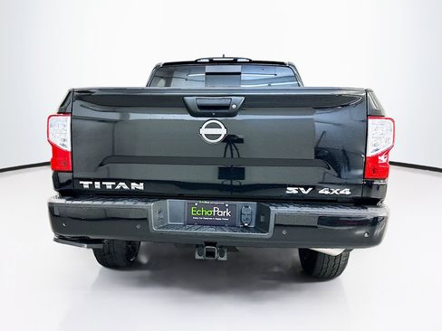 Used 2024 Nissan Titan SV w/ SV Convenience Package image 7