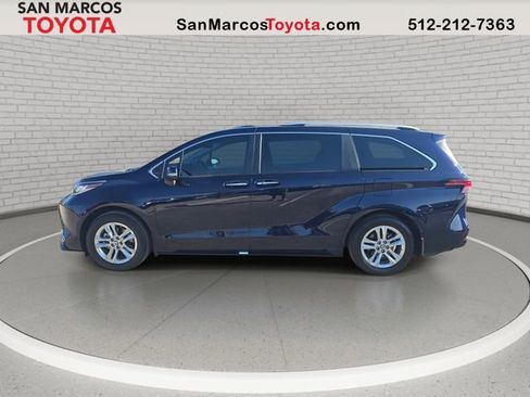 Used 2024 Toyota Sienna Limited image 8