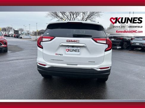 Used 2023 GMC Terrain SLT image 8