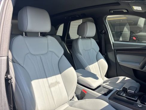 Used 2024 Audi Q5 e Premium Plus w/ Premium Plus Package image 16