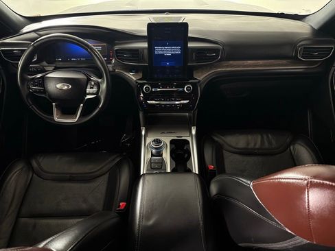 Used 2022 Ford Explorer Platinum w/ Premium Technology Package image 37