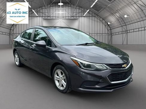 Used 2017 Chevrolet Cruze LT w/ Sun And Sound Package FWD image 7