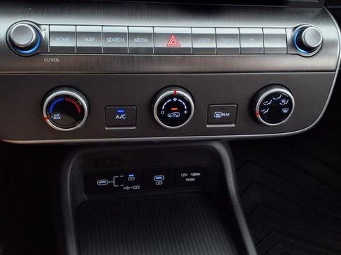 New 2026 Hyundai Kona SE image 17