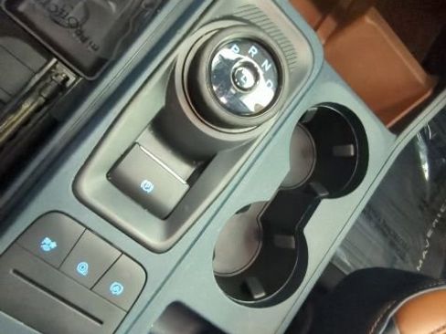 Used 2023 Ford Maverick Lariat w/ Lariat Luxury Package image 18