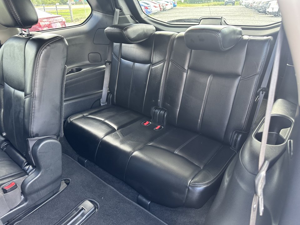 Used 2018 Nissan Pathfinder SL FWD image 18