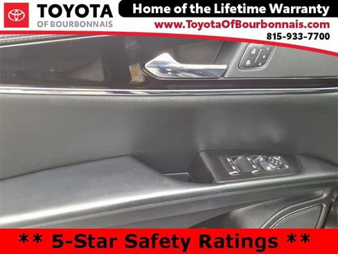 Used 2022 Lincoln Nautilus Reserve image 10