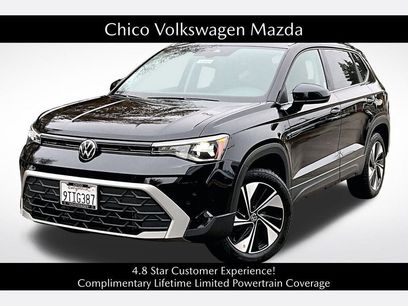 Certified 2025 Volkswagen Taos SE w/ Panoramic Sunroof Package