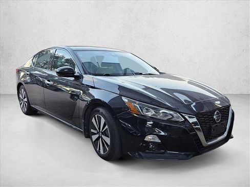 Used 2021 Nissan Altima 2.5 SL image 2