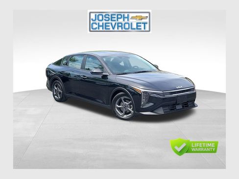 Used 2025 Kia K4 LXS FWD image 1