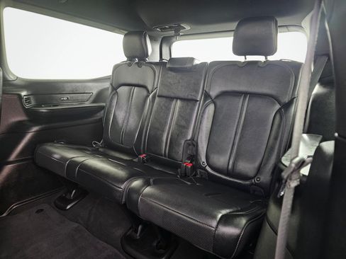 Used 2024 Jeep Wagoneer Series II AWD/4WD image 35