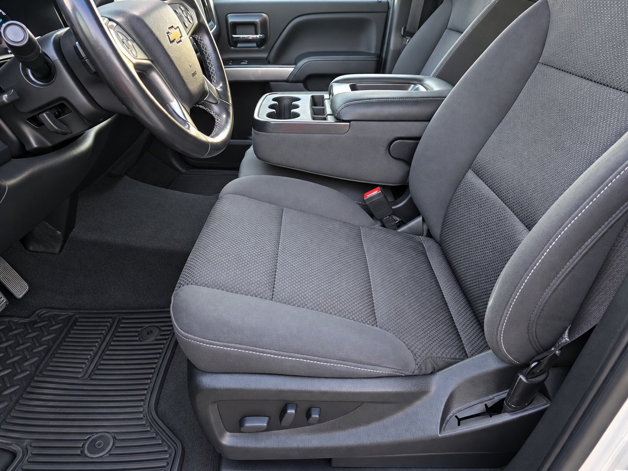 Certified 2018 Chevrolet Silverado 1500 LT w/ All Star Edition AWD/4WD image 18