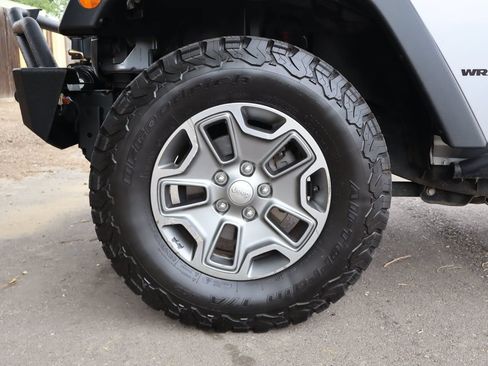 Used 2016 Jeep Wrangler Rubicon w/ Power Convenience Group AWD/4WD image 37