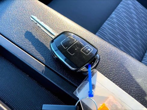 Used 2020 Toyota Tundra SR image 12