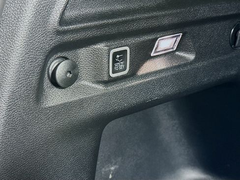 Used 2023 Jeep Grand Cherokee L Limited w/ Black Appearance Package RWD image 32