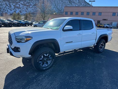 Used 2023 Toyota Tacoma TRD Off-Road image 3