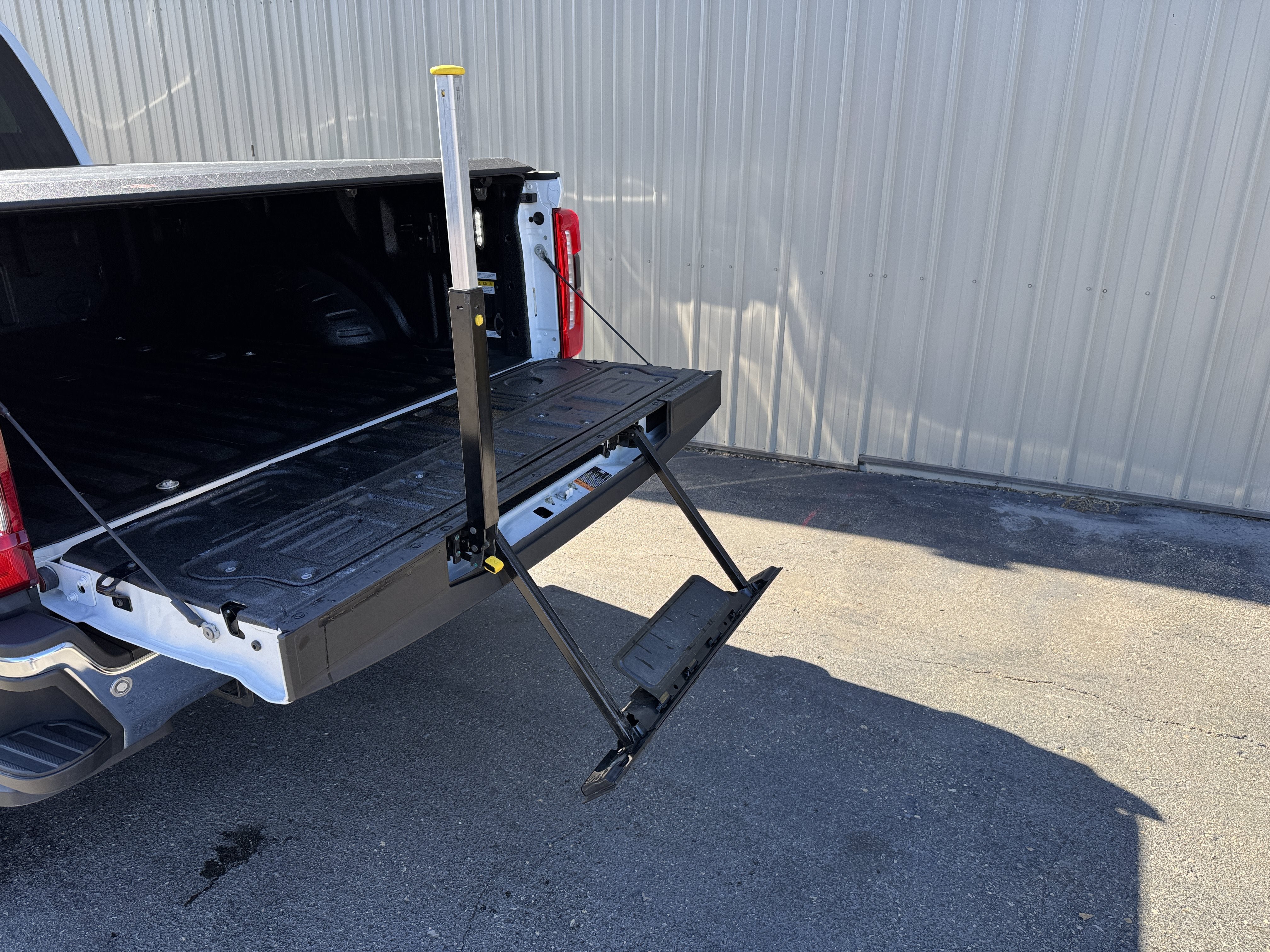 Used 2024 Ford F350 Lariat w/ Lariat Ultimate Package AWD/4WD image 42