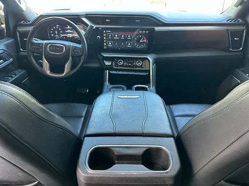 Used 2024 GMC Sierra 2500 Denali w/ Denali Reserve Package AWD/4WD image 11