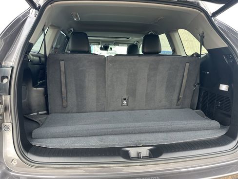 Used 2018 Toyota Highlander Limited w/ Carpet Mat Package (TMS) AWD/4WD image 39