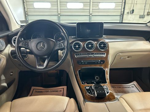 Used 2016 Mercedes-Benz GLC 300 4MATIC image 4
