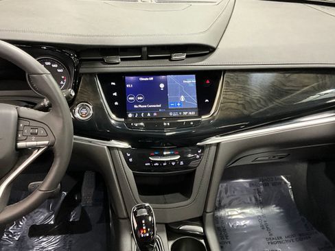 Used 2024 Cadillac XT6 Premium Luxury w/ Technology Package AWD/4WD image 7