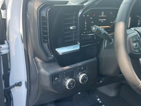 New 2026 GMC Sierra 1500 SLE image 15