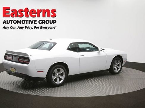 Used 2022 Dodge Challenger SXT image 39