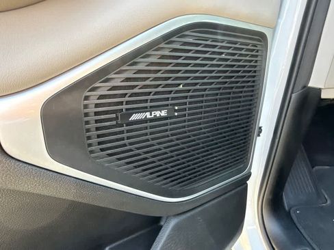Used 2024 Jeep Wagoneer Series III w/ Flexible Seating Group AWD/4WD image 14