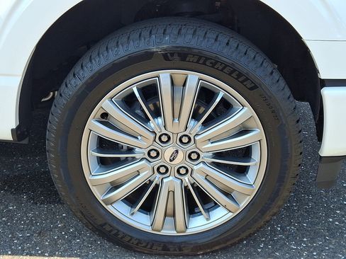 Used 2025 Ford F150 Platinum w/ Equipment Group 703A Plus AWD/4WD image 8