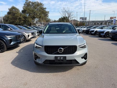 New 2026 Volvo XC40 B5 Plus w/ Protection Package Premier image 6