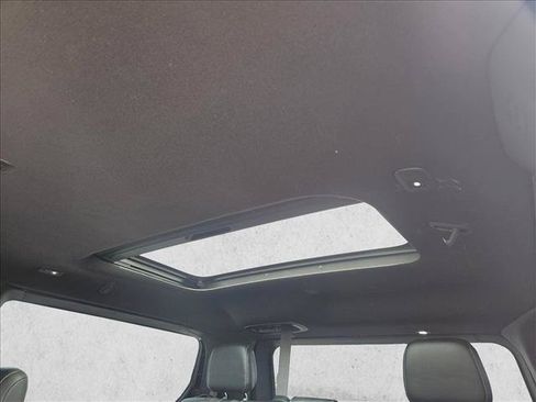 Used 2023 Jeep Wagoneer Series II RWD image 7