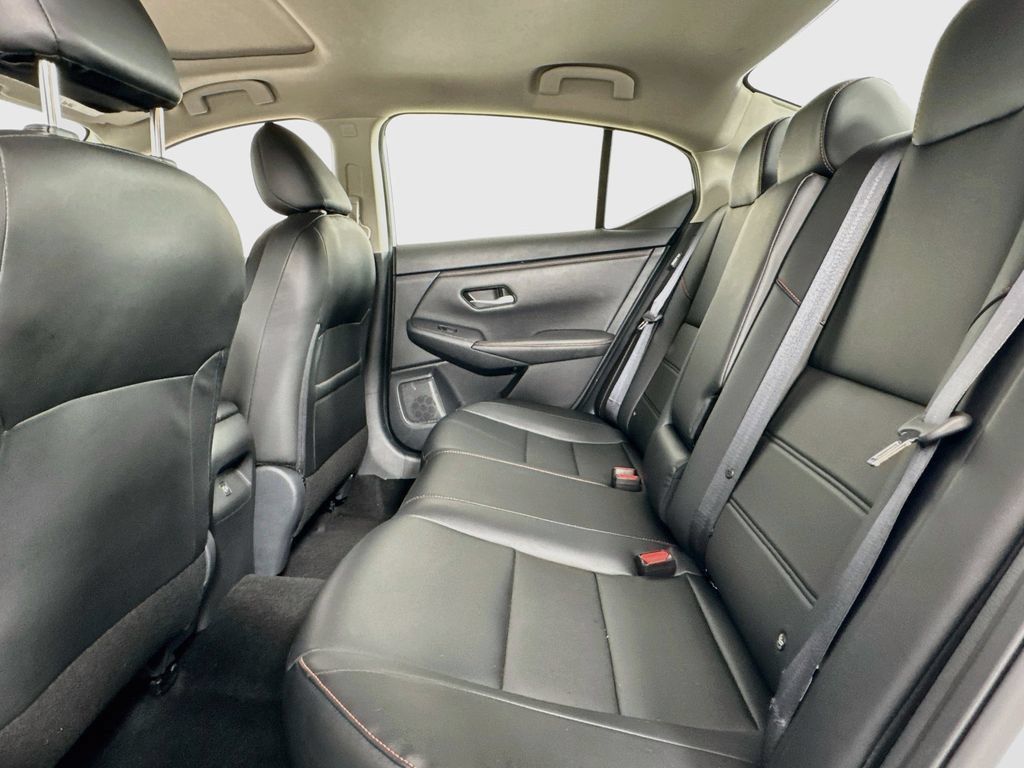 Used 2024 Nissan Sentra SR w/ SR Premium Package FWD image 11